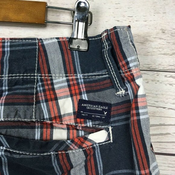 American Eagle Mens Shorts - size 32 AE Plaid Blue Red Classic Length - Picture 5 of 9